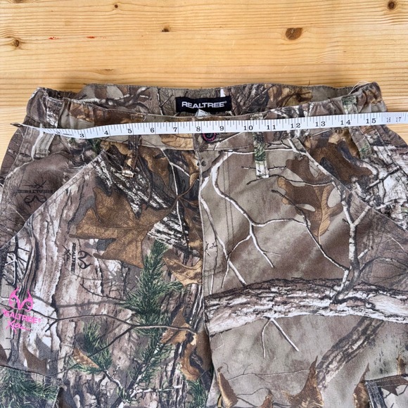 Realtree Womens Camo Cargo‎ Pants Medium Hunting Outdoors Pink Logo Y2K - Picture 1 of 8